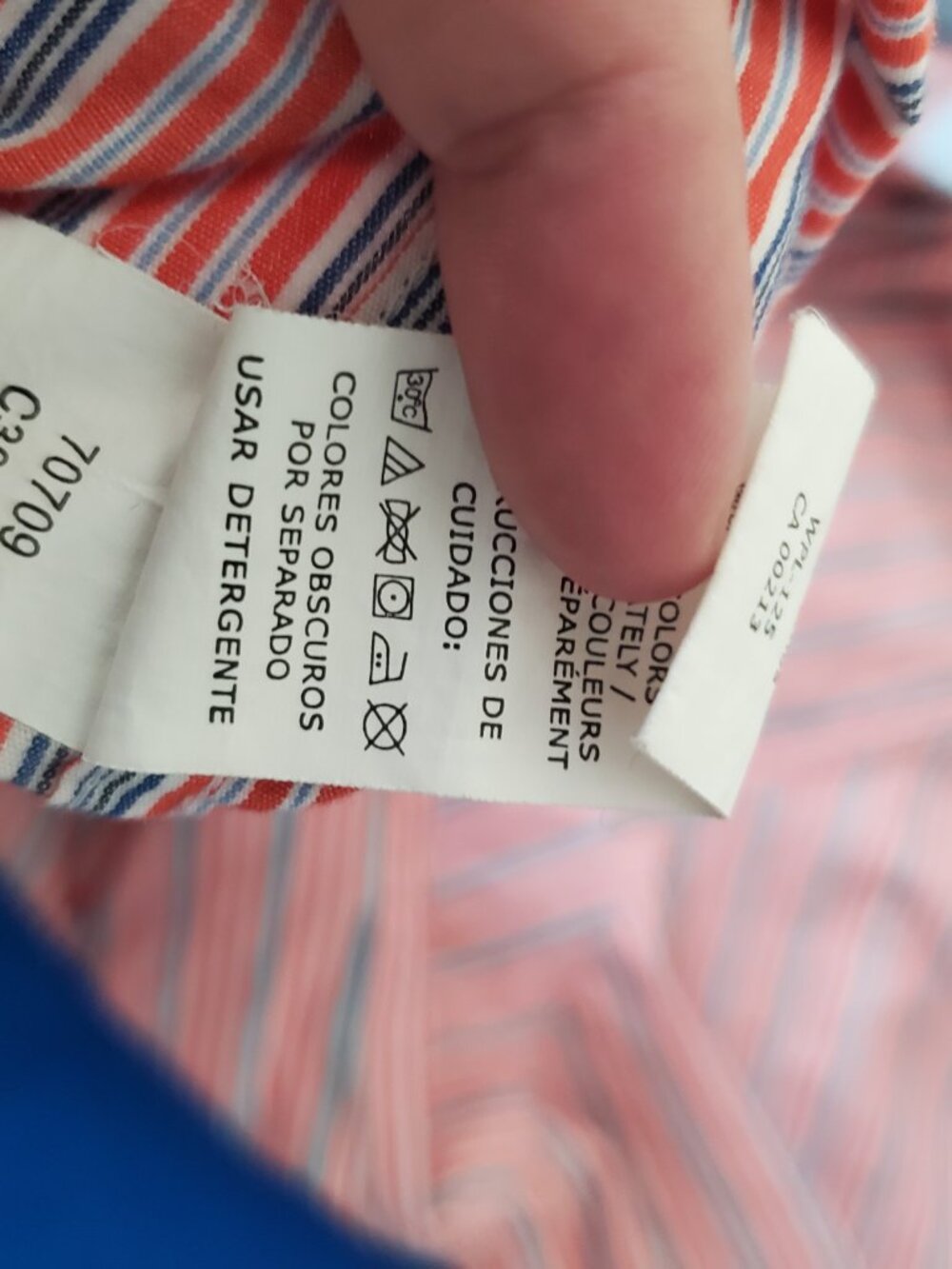 Chaps Easy Care Striped Button Down Shirt Men's Medium Red Blue - Picture 6 of 6